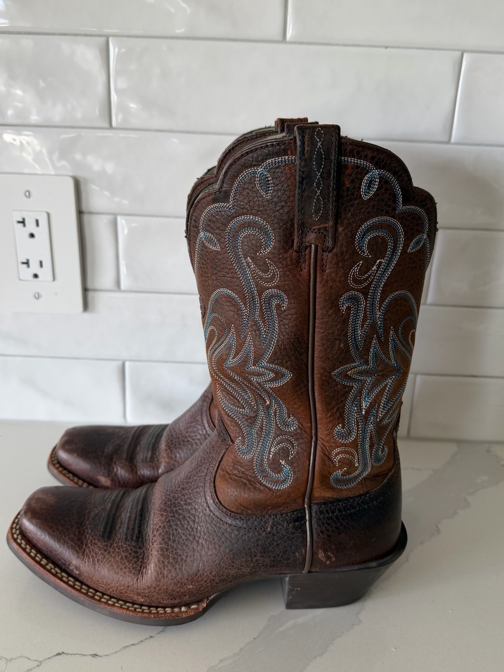 Women’s Ariat Boots 7.5B